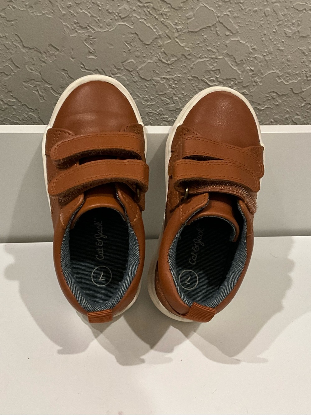 Cat & Jack Toddler Boys Size 7 Brown Double Strap Sneakers